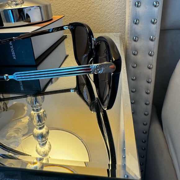 Gucci Wayfarer Sunglasses - Picture 8 of 10